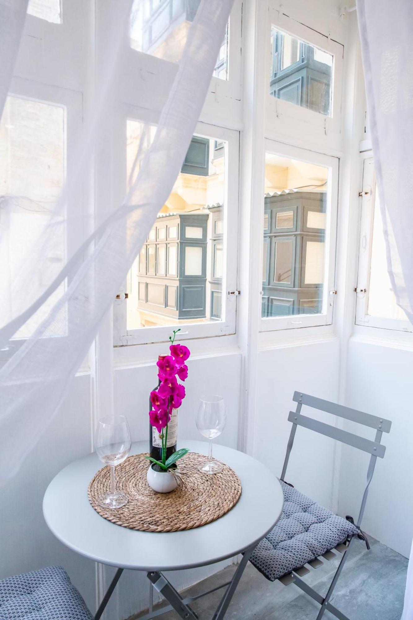 Valletta Waterfront 2 Beds Flat By Arcobnb Floriana Kültér fotó